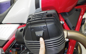 MOTO GUZZI V85 TT 2022