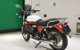 MOTO GUZZI V7 SPECIAL 2013