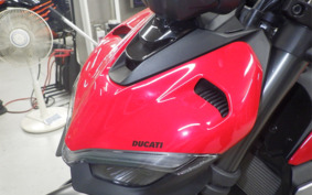 DUCATI STREETFIGHTER V2 2022