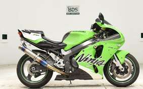 KAWASAKI NINJA ZX-7R 1999 ZZX750