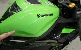 KAWASAKI ZX-25R ZX250E