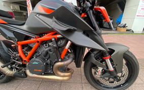 KTM 1290 SUPER DUKE R 2021 V3940