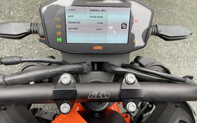 KTM 890 DUKE R 2024 TU940