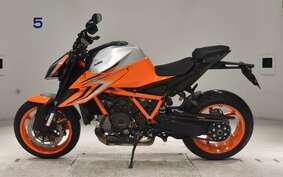 KTM 1290 SUPER DUKE R 2022