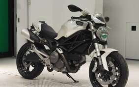 DUCATI MONSTER 696 + 2010