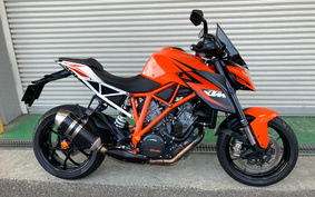 KTM 1290 SUPER DUKE R 2016 V3940