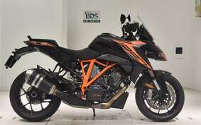 KTM 1290 SUPER DUKE GT 2023