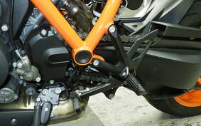 KTM 1290 SUPER DUKE R 2022 V3940