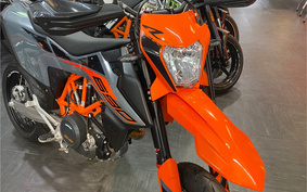 KTM 690 SMC R 2023 LSV40