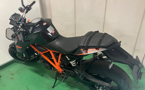 KTM 1290 SUPER DUKE R 2014 V3940