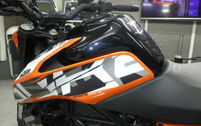 KTM 250 DUKE JPE40