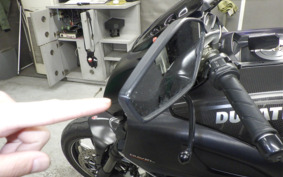 DUCATI DIAVEL Carbon 2011