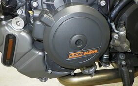 KTM 1290 SUPER DUKE R 2020 V3940