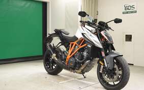 KTM 1290 SUPER DUKE R 2019 V3940