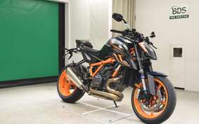 KTM 1290 SUPER DUKE R 2022 V3940