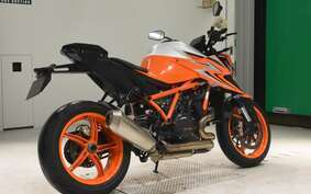 KTM 1290 SUPER DUKE R 2022