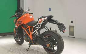 KTM 1290 SUPER DUKE R 2014 V3940