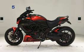 DUCATI DIAVEL 2013