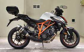 KTM 1290 SUPER DUKE R V3940