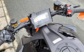 KTM 1290 SUPER DUKE R 2020 V3940