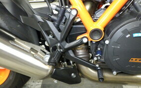 KTM 1290 SUPER DUKE R 2022 V3940