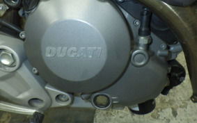 DUCATI MONSTER 696 + 2010