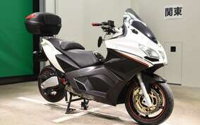 APRILIA SRV850 2015