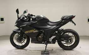 SUZUKI GIXXER 250 SF ED22B