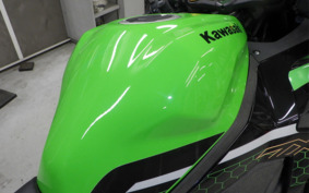 KAWASAKI ZX-25R ZX250E