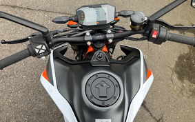 KTM 890 DUKE R 2022 TU940