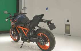 KTM 1290 SUPER DUKE R 2023 V3940