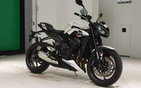 TRIUMPH STREET TRIPLE R 2023