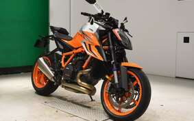 KTM 1290 SUPER DUKE R 2022 V3940