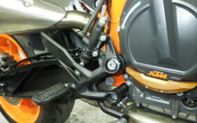 KTM 890 DUKE R 2020