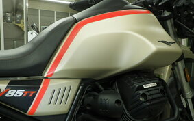 MOTO GUZZI V85 TT 2020