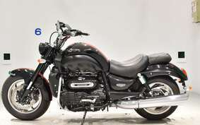 TRIUMPH ROCKET III ROADSTAR 2019 LC1235