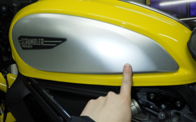 DUCATI SCRAMBLER ICON 2015