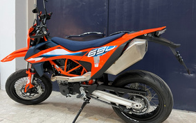 KTM 690 SMC R 2024 LSV40