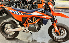 KTM 690 SMC R 2024 LSV40