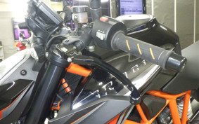 KTM 1290 SUPER DUKE R 2015