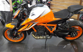 KTM 1290 SUPER DUKE R 2024 V3940