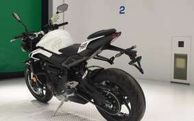 TRIUMPH STREET TRIPLE R 2023