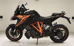 KTM 1290 SUPER DUKE GT V6940