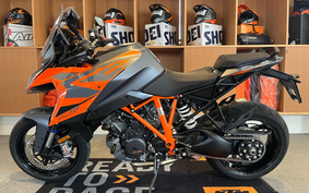 KTM 1290 SUPER DUKE GT 2024 V6940