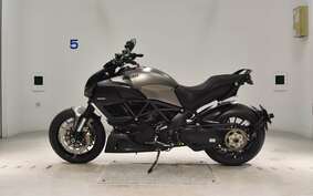 DUCATI DIAVEL STRADA 2013 G102J