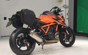 KTM 1290 SUPER DUKE R 2021