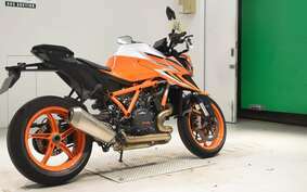 KTM 1290 SUPER DUKE R 2022 V3940