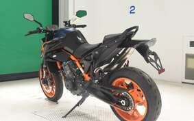 KTM 890 DUKE R 2023