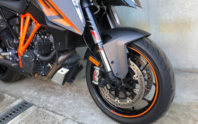 KTM 1290 SUPER DUKE GT 2018 V6940