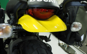 DUCATI SCRAMBLER ICON 2015